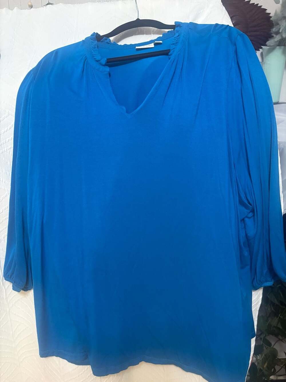 Kim Rogers Curvy Blouse Size 3X Blue V-Neck 3/4 Sleeve Ruffle Collar